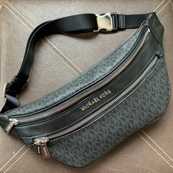 Michael Kors ✨ Kenly Belt Bag - Picture 1 of 4